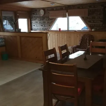 Kékház Apartman *